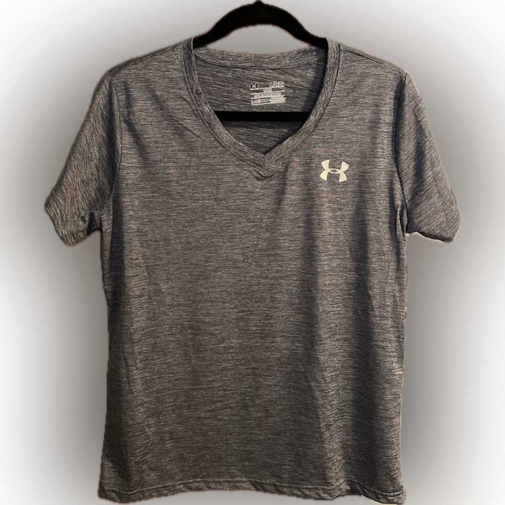 Under Armor women’s loose fit heat gear top - XL - no tags